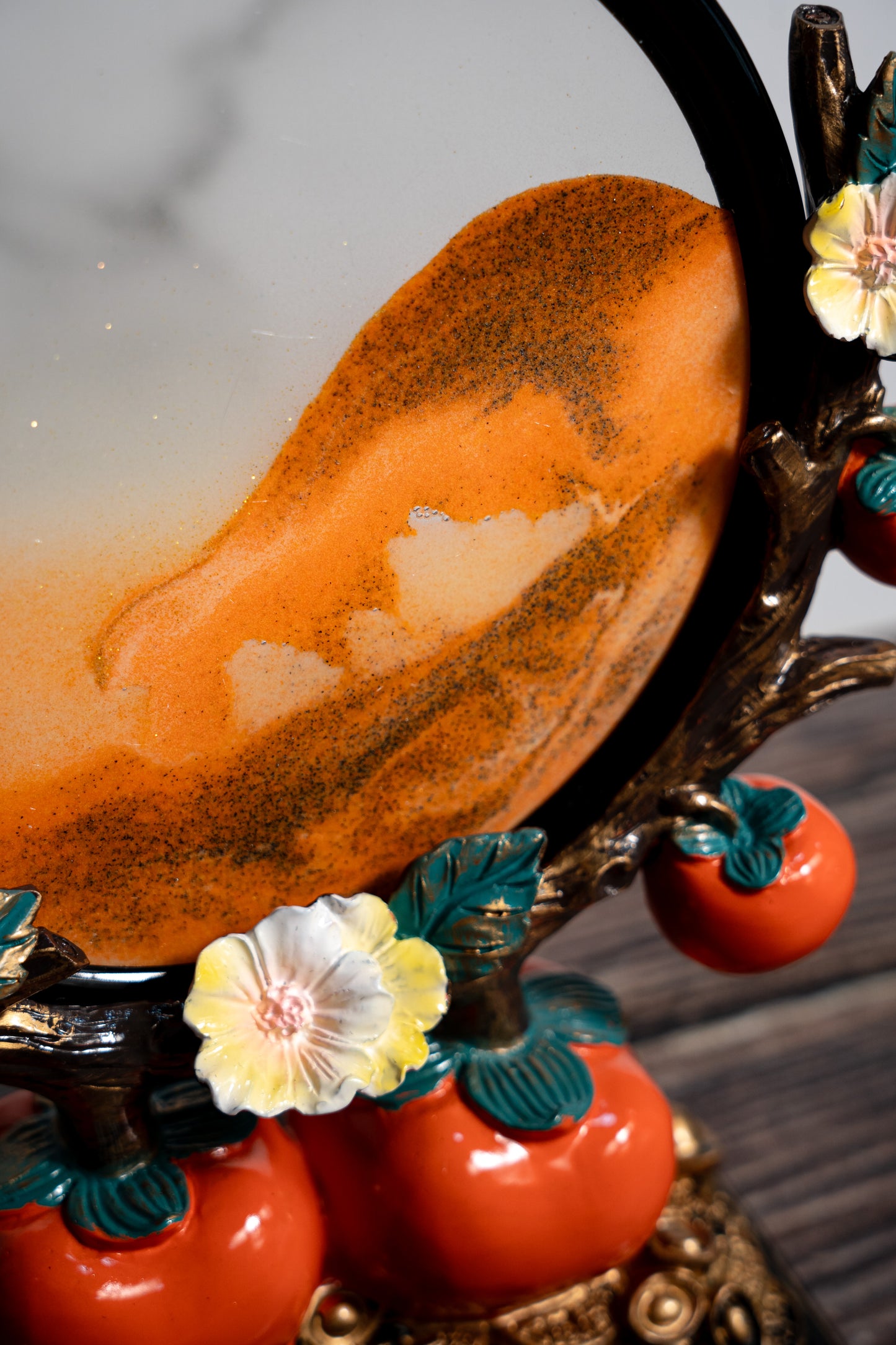 Elegant Flowing Sand Ornament